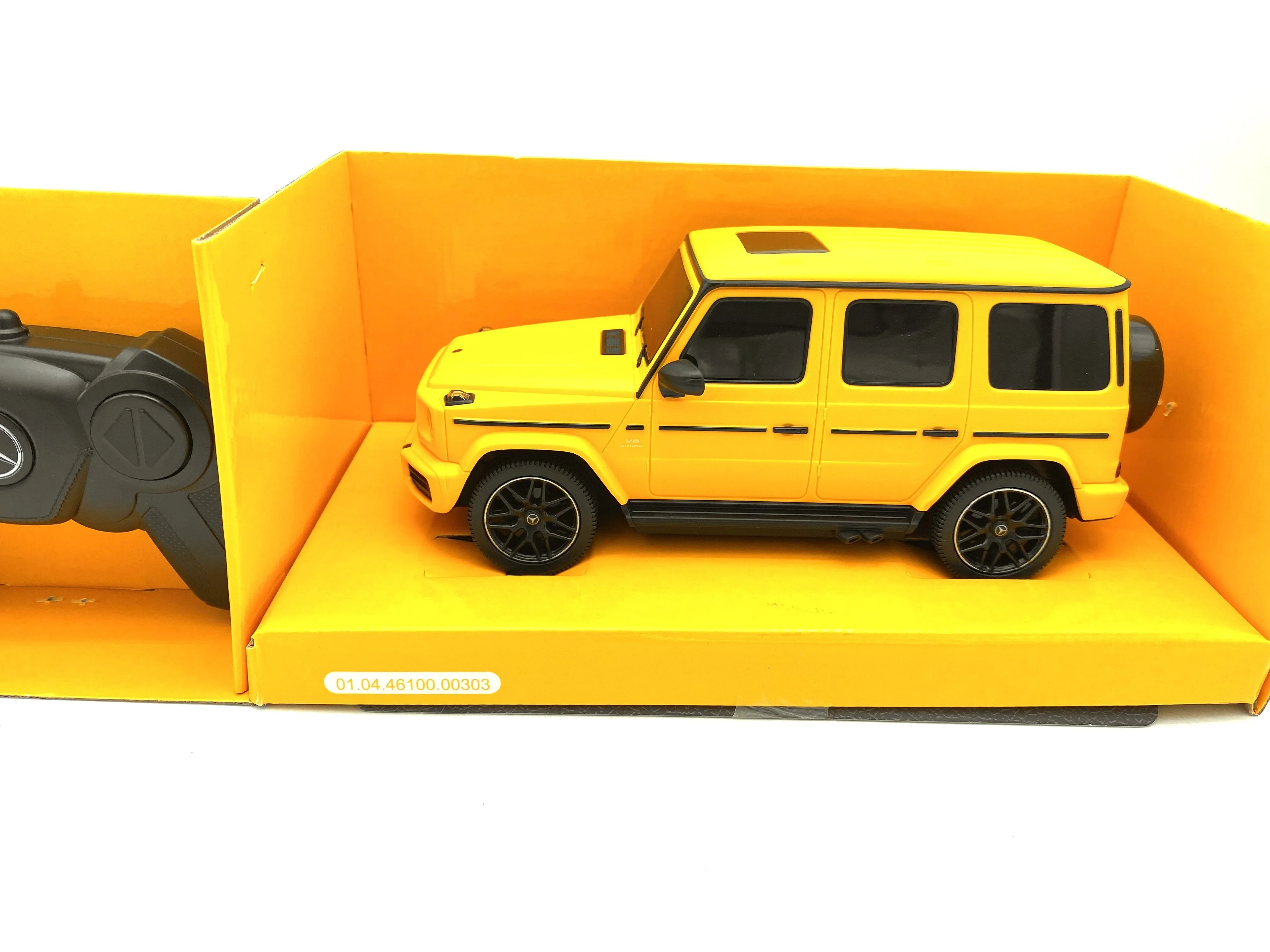 Mercedes Benz 1:24 Scale 4wd Model Car RC with Controller - Image 9