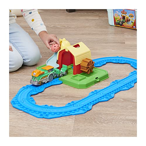 Mighty Express, Farm Station Adventure Bucket and 11-Piece Train Track Set with Exclusive Farmer Faye Toy Train - Image 7