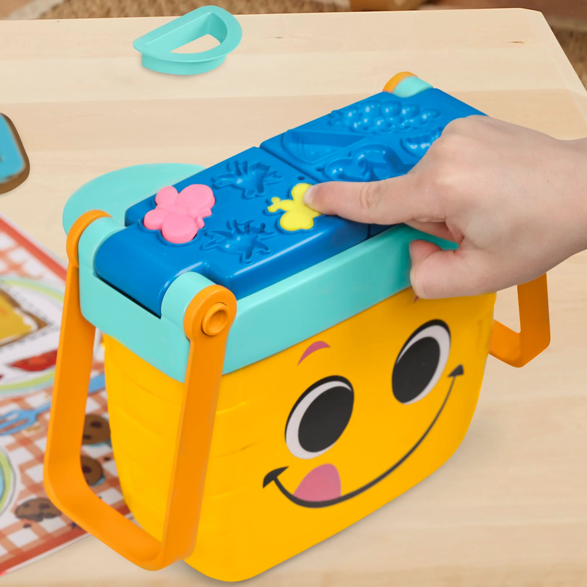 Play-Doh Picnic Shapes Starter Set, Preschool Toys for 3 Year Old Girls & Boys, Play Food, 12 Tools & 6 Modeling Compound Colors - Image 9