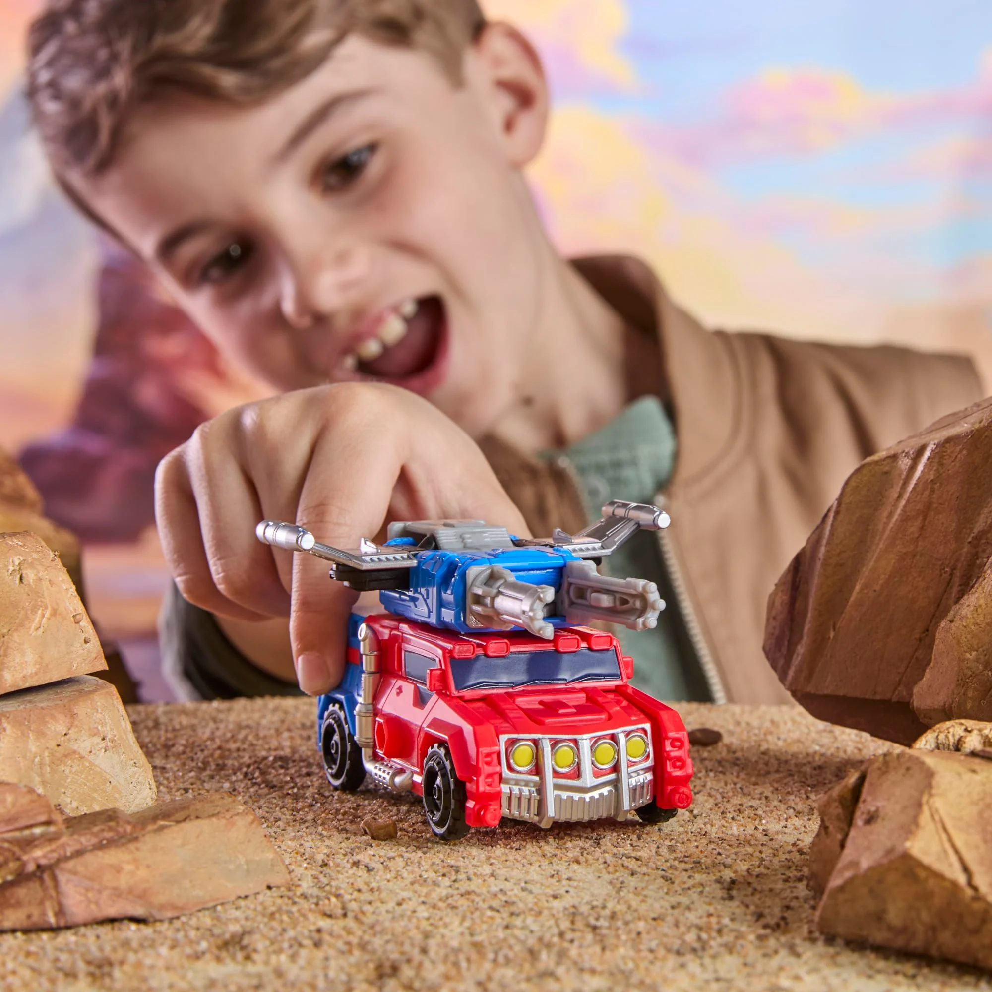 Transformers CYBERWORLD Optimus Prime Armored Cyber Changers 4-Inch Action Figure, Quick Change to Truck Mode, Robot Toys for Boys and Girls, Kids Christmas Stocking Stuffers, Ages 6+ - Image 7